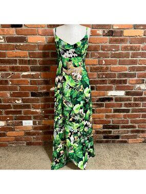 White House Black Market Jungle Print Maxi Dress With Lace Up Back Detail Size 0